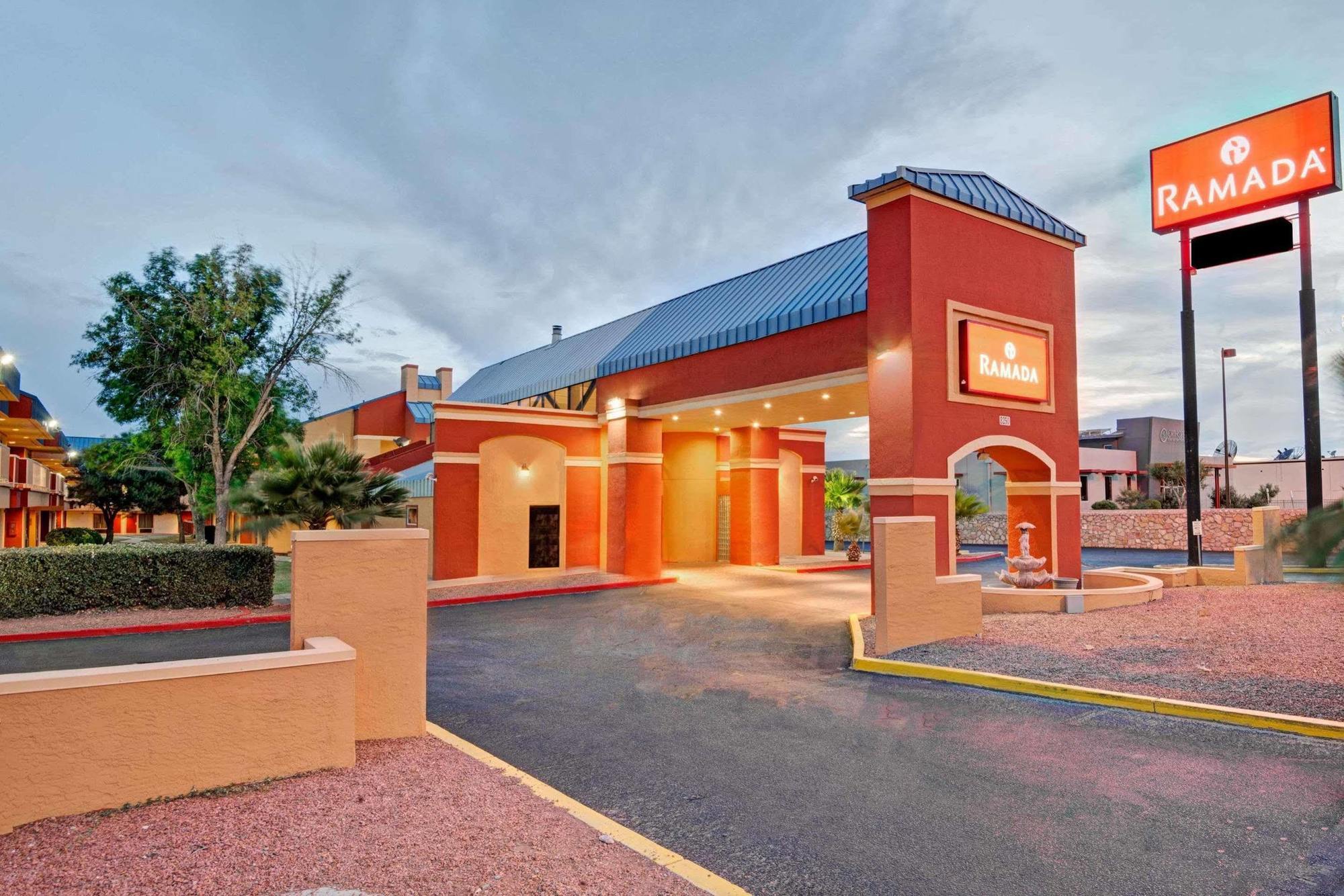 Ramada By Wyndham El Paso Hotel Exterior photo